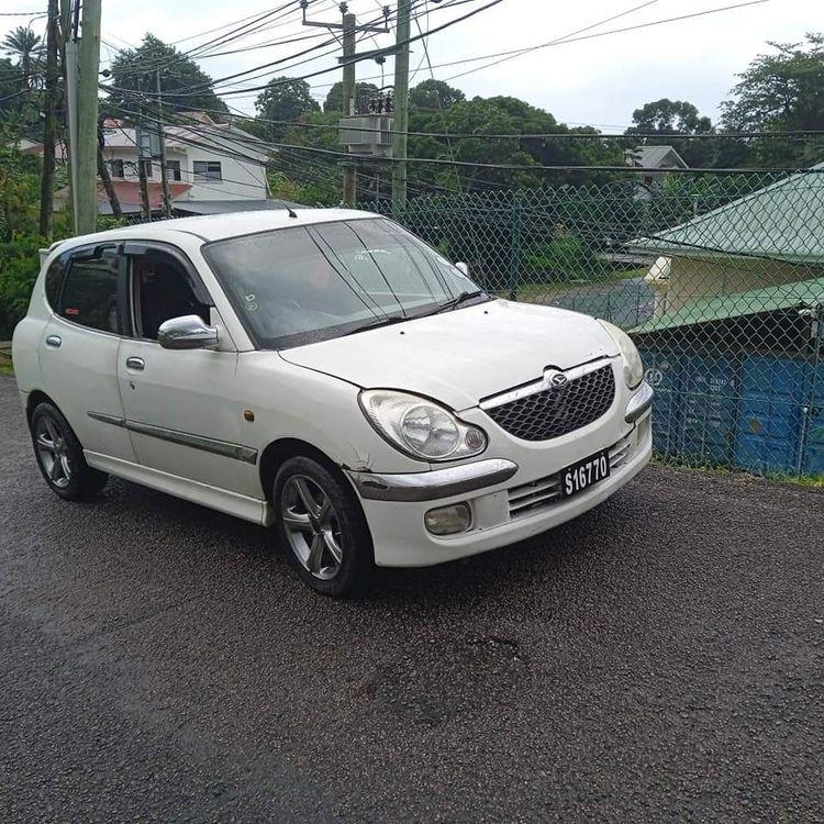 2010 DAIHATSU SIRION